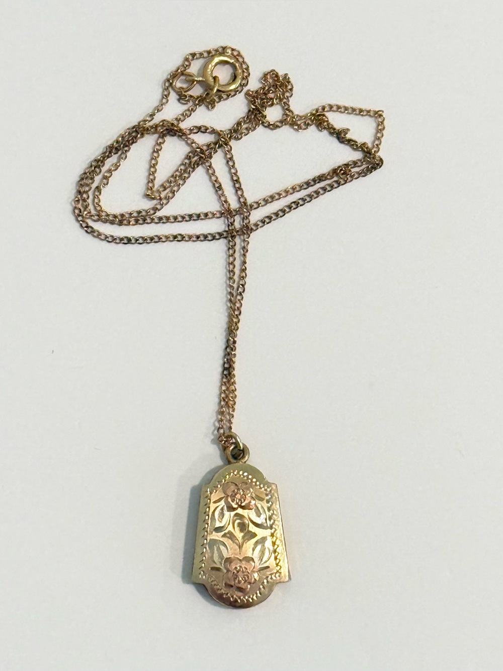 Vintage Gold Filled Etched Floral Flower Locket Necklace - Picture 4 of 13